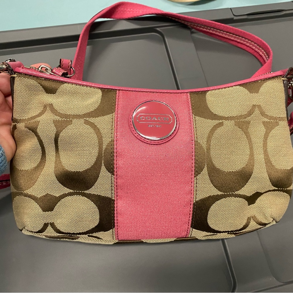 Small coach crossbody shoulder bag, great condition